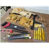Image 1 : LOT OF APRONS, SAWZ ALL BLADES, HACKSAW BLADES
