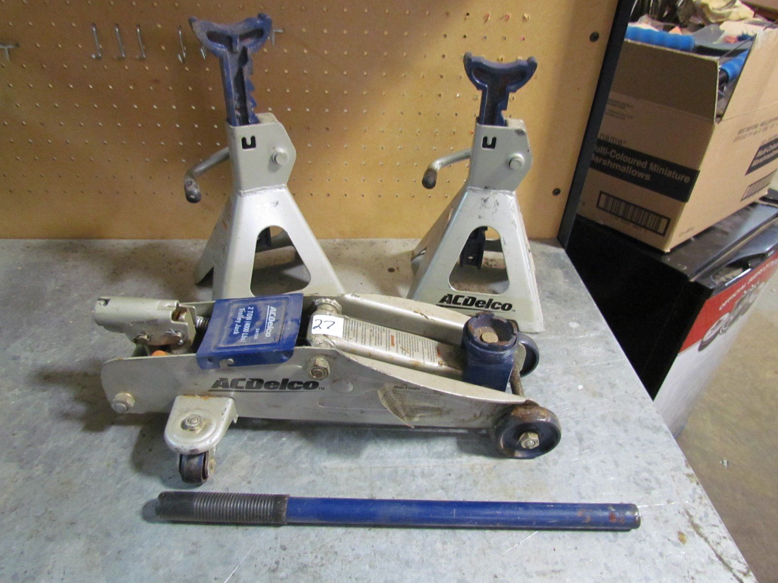 2 Ton Floor Jack 2 Jack Stands Ac Delco