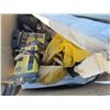 Image 2 : PALLET OF TUBS, SPRAY BOTTLES, ELECTRICAL BOXES, HOSES, ETC