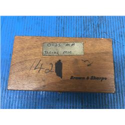 BROWN & SHARPE MICROMETER SET 0-25MM