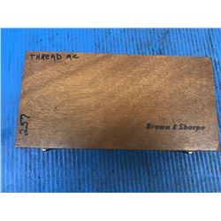 BROWN & SHARPE THREAD MICROMETER SET 210-3"