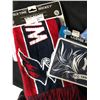 Image 2 : SPORTS FAN SOUVENIR LOT (BALL CAP/ SCARF/ FLAG...)