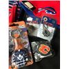 Image 2 : SPORTS FAN SOUVENIR LOT (TOQUE/ SCARF/ KEYCHAIN...)