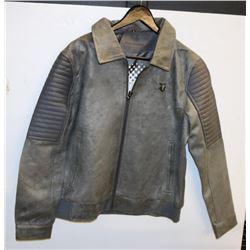 VG WORLD COLLECTION GREY SIZE MEDIUM JACKET.