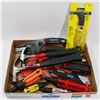 Image 1 : FLAT OF ASSORTED HAND TOOLS INCLUDING 16-OZ