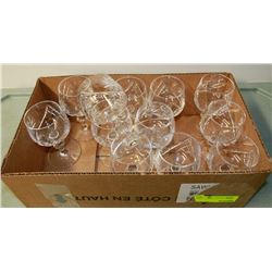 ESTATE FLAT OF PINWHEEL CRYSTAL GLASSES