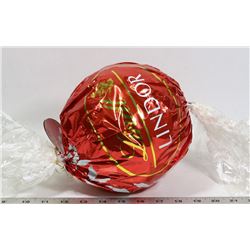 LINDOR 550G MILK CHOCOLATE GIFT BALL