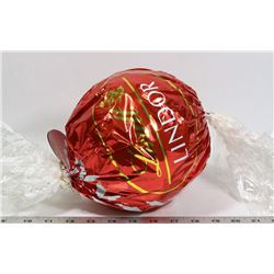 LINDOR 550G MILK CHOCOLATE GIFT BALL