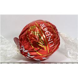 LINDOR 550G MILK CHOCOLATE GIFT BALL