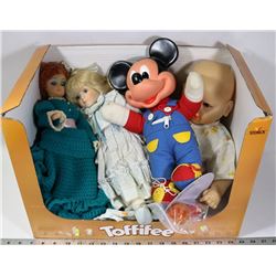BOX OF COLLECTIBLE DOLLS