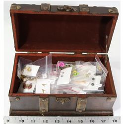 WOOD BOX OF VINTAGE JEWELRY