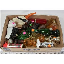 FLAT OF ASSORTED VINTAGE COLLECTIBLES