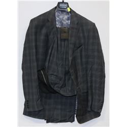 MENS WOOL SUIT SIZE 42T, 36L