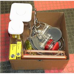 BOX W/HOUSEHOLD ITEMS INCL. 2 LARGE