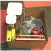Image 1 : BOX W/HOUSEHOLD ITEMS INCL. 2 LARGE