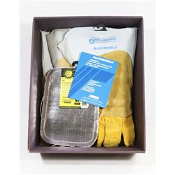 BOX W/2 NEW PAIRS OF AIR LIQUIDE