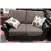 Image 3 : AB 3035 NEW FABRIC AND LEATHERETTE 80" SOFA W/