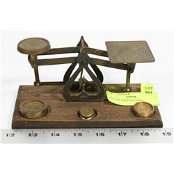 VINTAGE BALANCE SCALE
