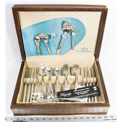 VINTAGE ROGERS BROTHERS SILVERWARE SET