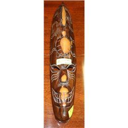 WOOD CARVED AFRICAN WALL HANGING MASK. HOUSEHOLD
