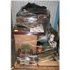 Image 1 : ESTATE PALLET OF MISC