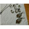 Image 2 : BAG OF ASSORTED JEWELRY - RINGS & MORE