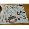 Image 1 : BAG OF ASSORTED JEWELRY & CHAINS