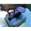 Image 1 : VINTAGE BALANCE SCALE - RED