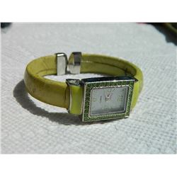 WATCH - GREEN RHINESTONES - QUARTZ - SPRING WATCH BAND