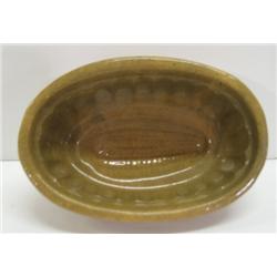 SMALL YELLOWARE CAKE MOLD