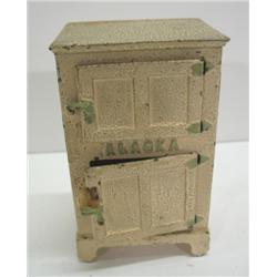 ARCADE CHILD’S ICE BOX