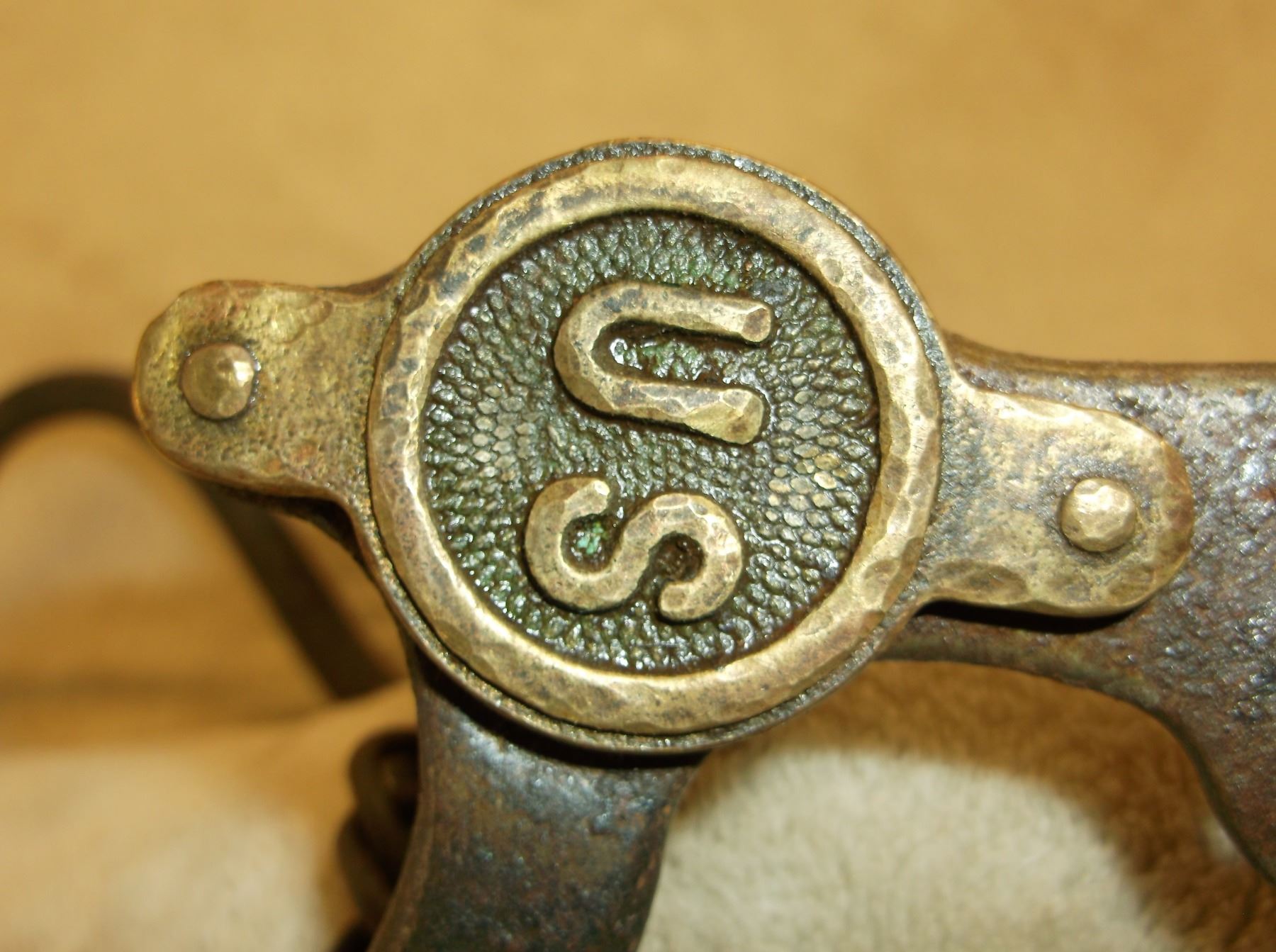 US Cavalry Bridle With Rosettes US Cavalry Bit S Shank Curb US Conchos