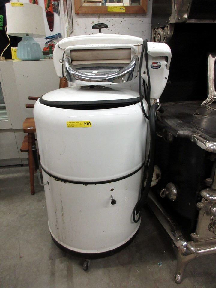 Vintage Northern Electric Wringer Washer