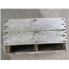 Image 2 : WOODEN POP CRATE, (7 UP, 1 DIVIDER)