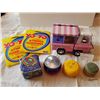 Image 1 : LITTLE BETTY TIN TRUCK, 3 YOYOS