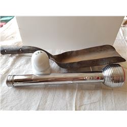 FLASHLIGHT/CP SHOVEL HEAD & INSULATOR, *HAS CHIP ON BOTTOM*