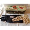 Image 1 : GLOVE BOX (W/GLOVES & PEARLS)