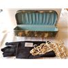 Image 4 : GLOVE BOX (W/GLOVES & PEARLS)