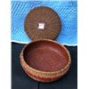 Image 1 : WOVEN BASKET (14", COVERED)