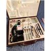 Image 1 : 50X - 900X MICROSCOPE (SET COMPLETE, W/CARRYING CASE)