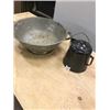 Image 1 : BREAD PAN & CAMP KETTLE W/LID
