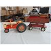 Image 4 : CASE TRACTOR (W/ANITQUE) GRAIN CART