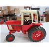 Image 4 : TRACTOR (INTERNATIONAL) *MODEL 1586*