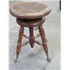 Image 1 : VINTAGE PIANO STOOL *CLAW FEET*