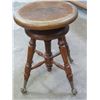 Image 2 : VINTAGE PIANO STOOL *CLAW FEET*