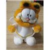 Image 2 : 3 STUFFED ANIMALS (GARFIELD & ODIE) *CHRISTMAS THEME*