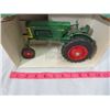 Image 2 : TRACTOR (OLIVER SUPER 88) *1/16 SACLE W/BOX*
