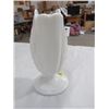Image 4 : VASE (WHITE GLASS) *9.5"*