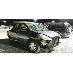2006 - TOYOTA SIENNA