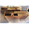 Image 2 : TRAINS ANTIQUE FILMING MINIATURES PAIR WOOD